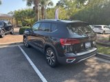 Used 2022 Volkswagen Taos SE image 2