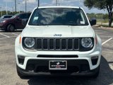 Used 2023 Jeep Renegade Latitude image 3