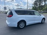 Used 2022 Chrysler Pacifica Touring-L image 6