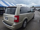 Used 2015 Chrysler Town & Country Touring image 4