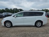 Used 2022 Chrysler Pacifica Touring-L image 2