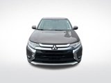 Used 2018 Mitsubishi Outlander SE image 2