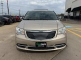 Used 2016 Chrysler Town & Country Touring-L w/ Driver Convenience Group image 3