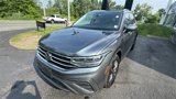 Used 2022 Volkswagen Tiguan SE image 2