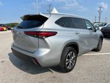 Used 2022 Toyota Highlander XLE image 4