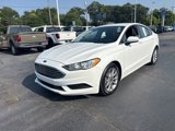 Used 2017 Ford Fusion SE w/ Fusion SE Technology Package image 2