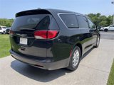 Used 2022 Chrysler Voyager LX image 5