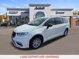 New 2025 Chrysler Pacifica Select image 4