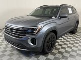 Used 2024 Volkswagen Atlas SE w/ Black Wheel Package image 2
