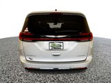 Used 2024 Chrysler Pacifica Limited image 5