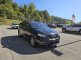 Used 2022 Chrysler Pacifica Touring image 3