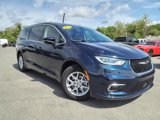 Used 2023 Chrysler Pacifica Touring-L image 2