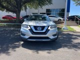 Used 2017 Nissan Rogue SV image 2