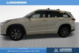 Used 2017 Toyota Highlander AWD V6 image 4