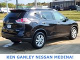 Used 2016 Nissan Rogue SV image 3