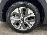 Used 2022 Kia Niro EX image 2