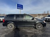 Used 2017 Dodge Grand Caravan SXT image 2
