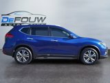 Used 2017 Nissan Rogue SL image 2