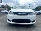 Used 2019 Chrysler Pacifica Touring-L image 2