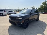 Used 2023 Jeep Grand Cherokee Altitude image 2