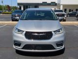 Used 2023 Chrysler Pacifica Touring-L image 3