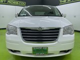 Used 2010 Chrysler Town & Country Touring image 3
