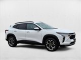 Used 2024 Chevrolet Trax LT w/ LT Convenience Package image 3