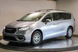 Used 2021 Chrysler Pacifica Touring-L image 3