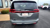 Used 2022 Chrysler Pacifica Touring-L image 6