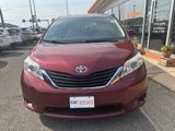 Used 2014 Toyota Sienna LE image 2