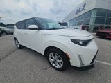 Used 2023 Kia Soul LX w/ LX Technology Package image 2
