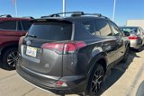 Used 2018 Toyota RAV4 SE image 3