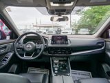 Used 2022 Nissan Rogue SV w/ SV Premium Package image 2