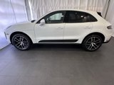 Certified 2022 Porsche Macan image 2