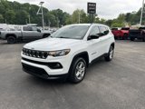 Used 2024 Jeep Compass Latitude image 2