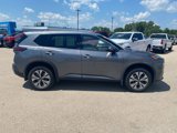 Used 2021 Nissan Rogue SV image 2