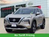 Used 2021 Nissan Rogue Platinum image 2