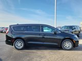 New 2025 Chrysler Pacifica Select image 6