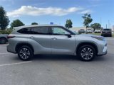 Used 2021 Toyota Highlander XLE image 2