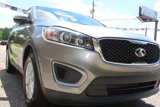 Used 2017 Kia Sorento L image 2