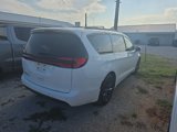 Used 2021 Chrysler Pacifica Touring-L w/ Uconnect Theater Family Group image 3