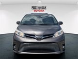 Used 2018 Toyota Sienna XLE image 2