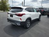 Used 2022 Kia Seltos EX image 3