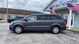 Used 2015 Chrysler Town & Country Touring image 4