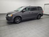 Used 2017 Dodge Grand Caravan SXT image 2