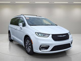 Used 2021 Chrysler Pacifica Touring-L image 2