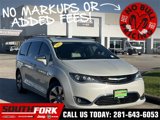 Used 2017 Chrysler Pacifica Platinum image 2