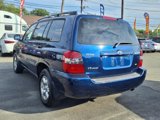 Used 2006 Toyota Highlander 4WD V6 w/ 3rd Row image 4