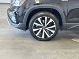 Used 2024 Volkswagen Taos SE image 6