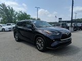 Used 2021 Toyota Highlander XLE image 1